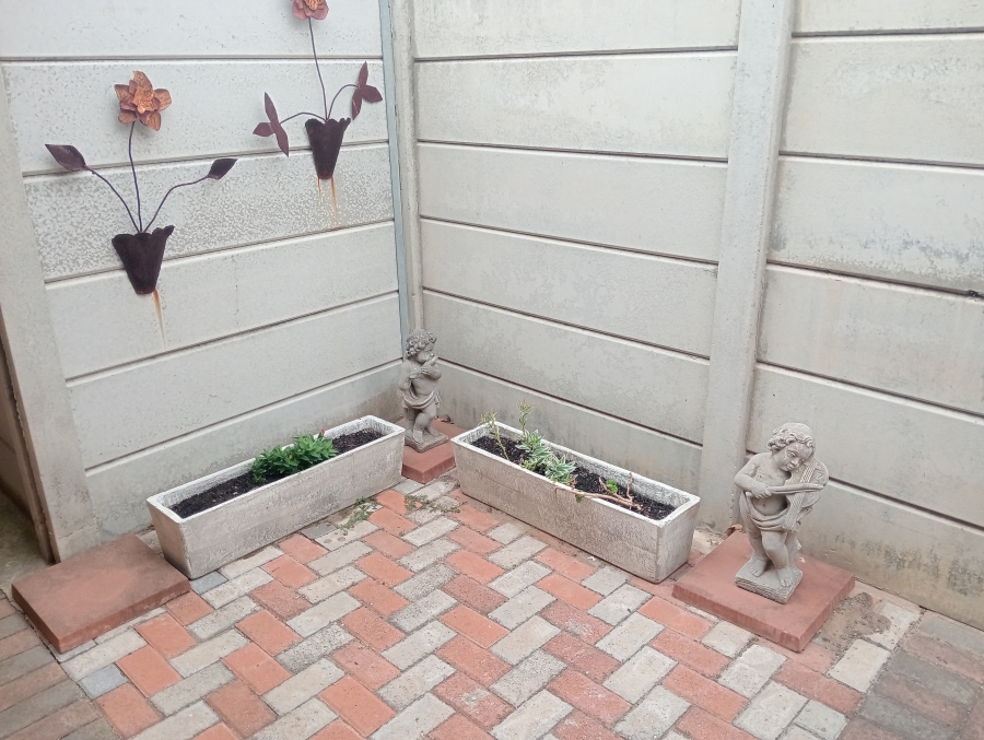 3 Bedroom Property for Sale in Noorsekloof Eastern Cape